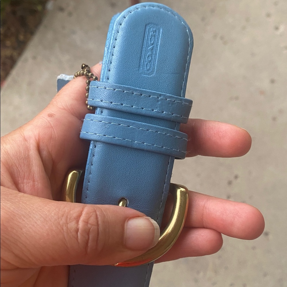 💙🤍😎 Elegant Vintage 90s Blue Leather coach Belt with Gold Buckle - Picture 15 of 16